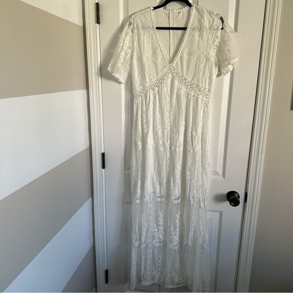 Fairsweety V-Neck Lace Maxi Wedding Dress - Size Large - Picture 2 of 12